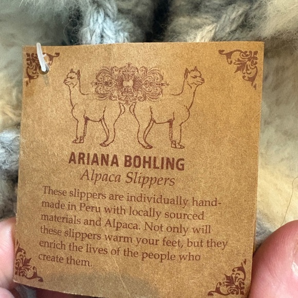 Ariana Bohling alpaca slippers - Picture 6 of 6